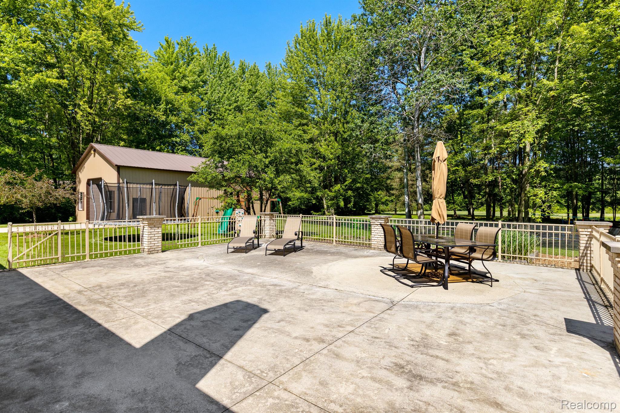 6631 Meldrum Road