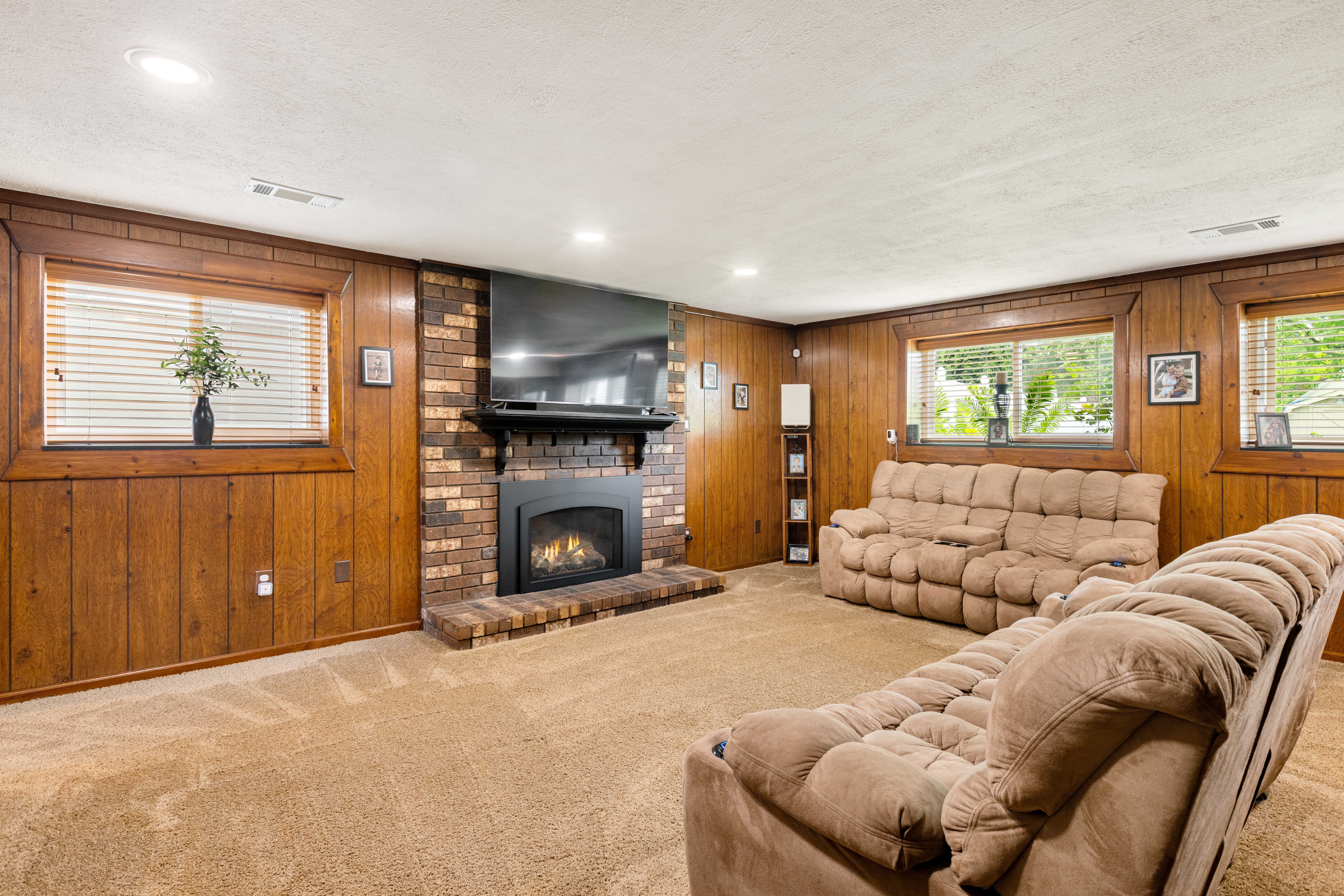 34552 Lakewood Drive