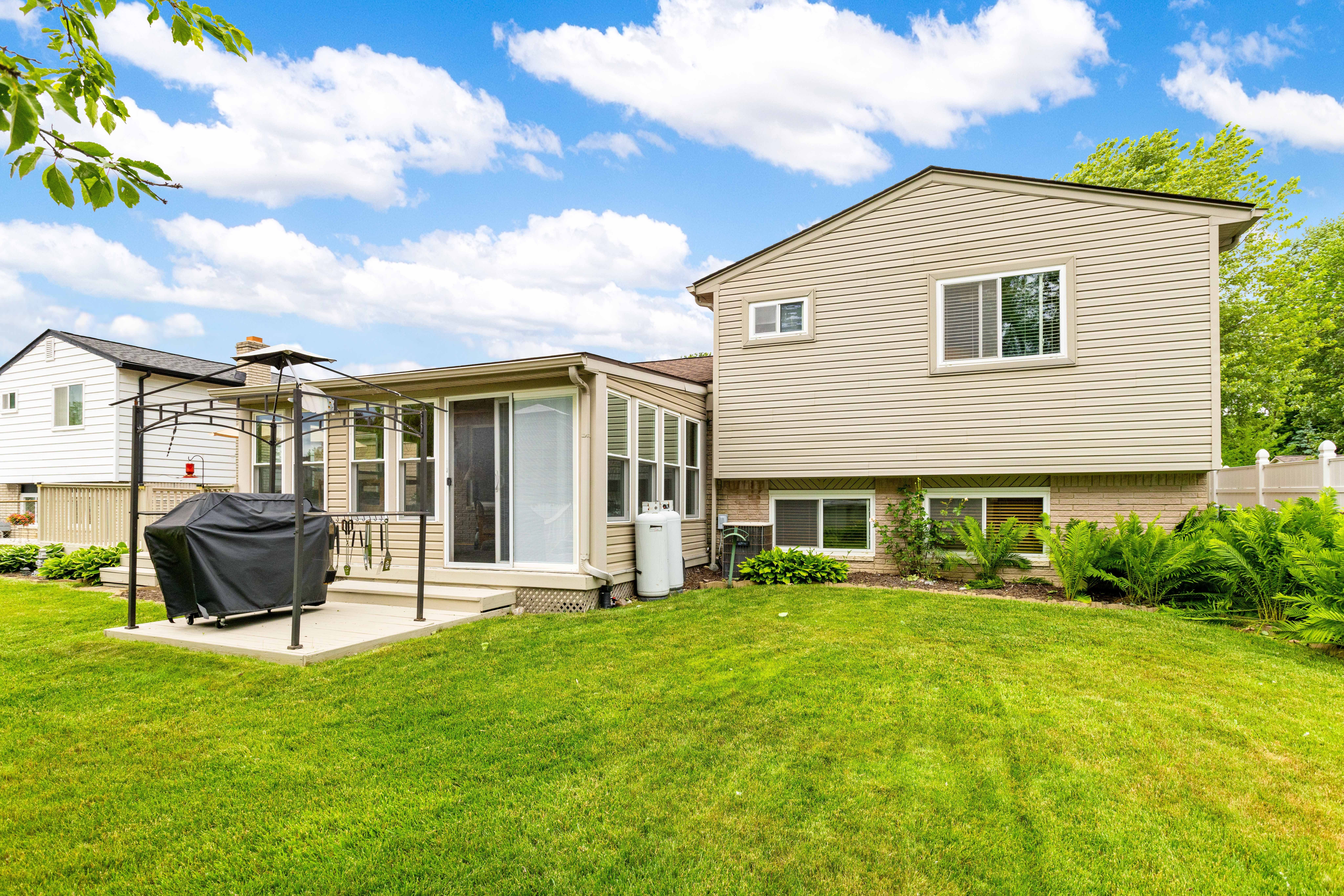 34552 Lakewood Drive