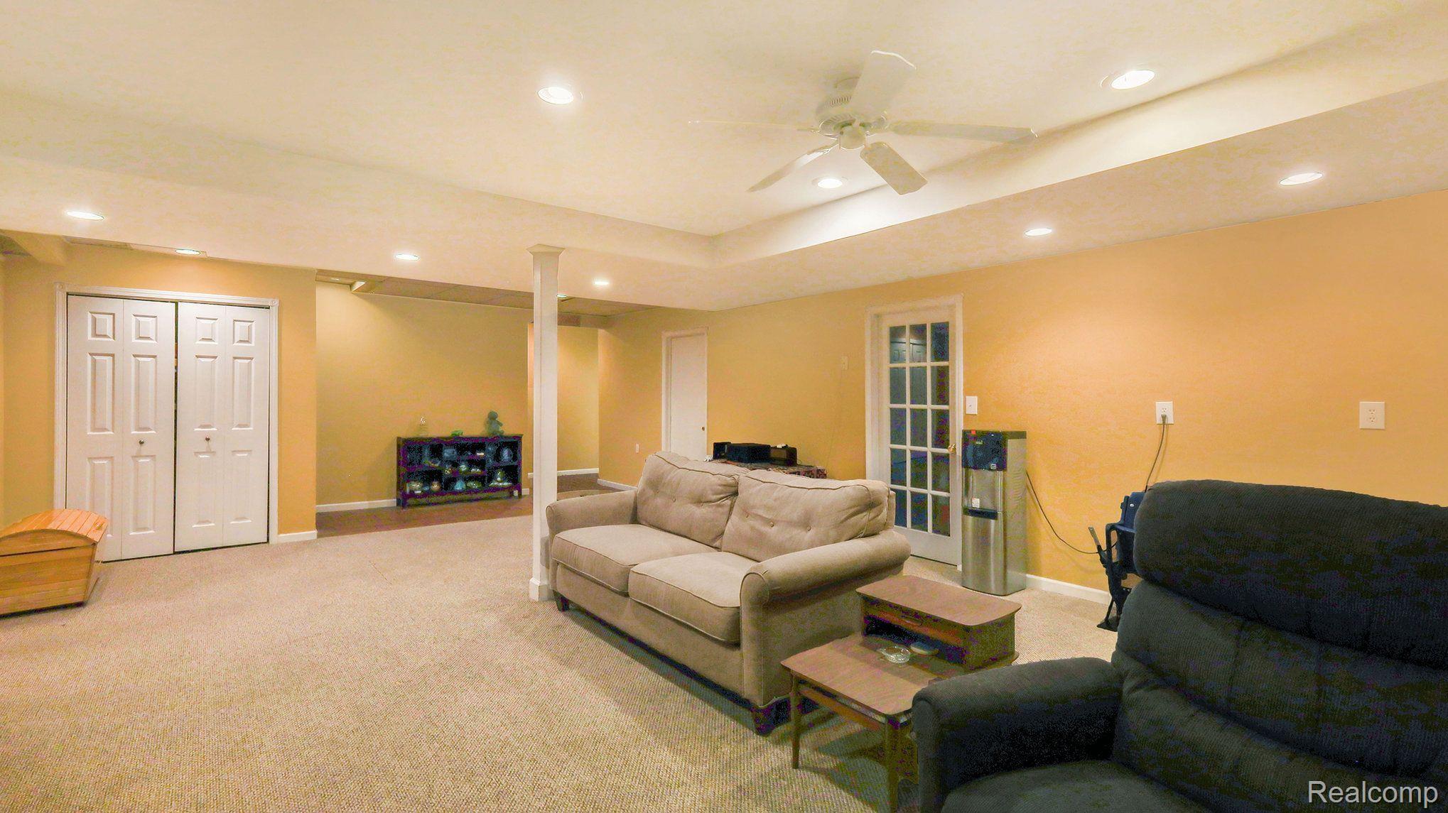 46613 Old Oak Lane
