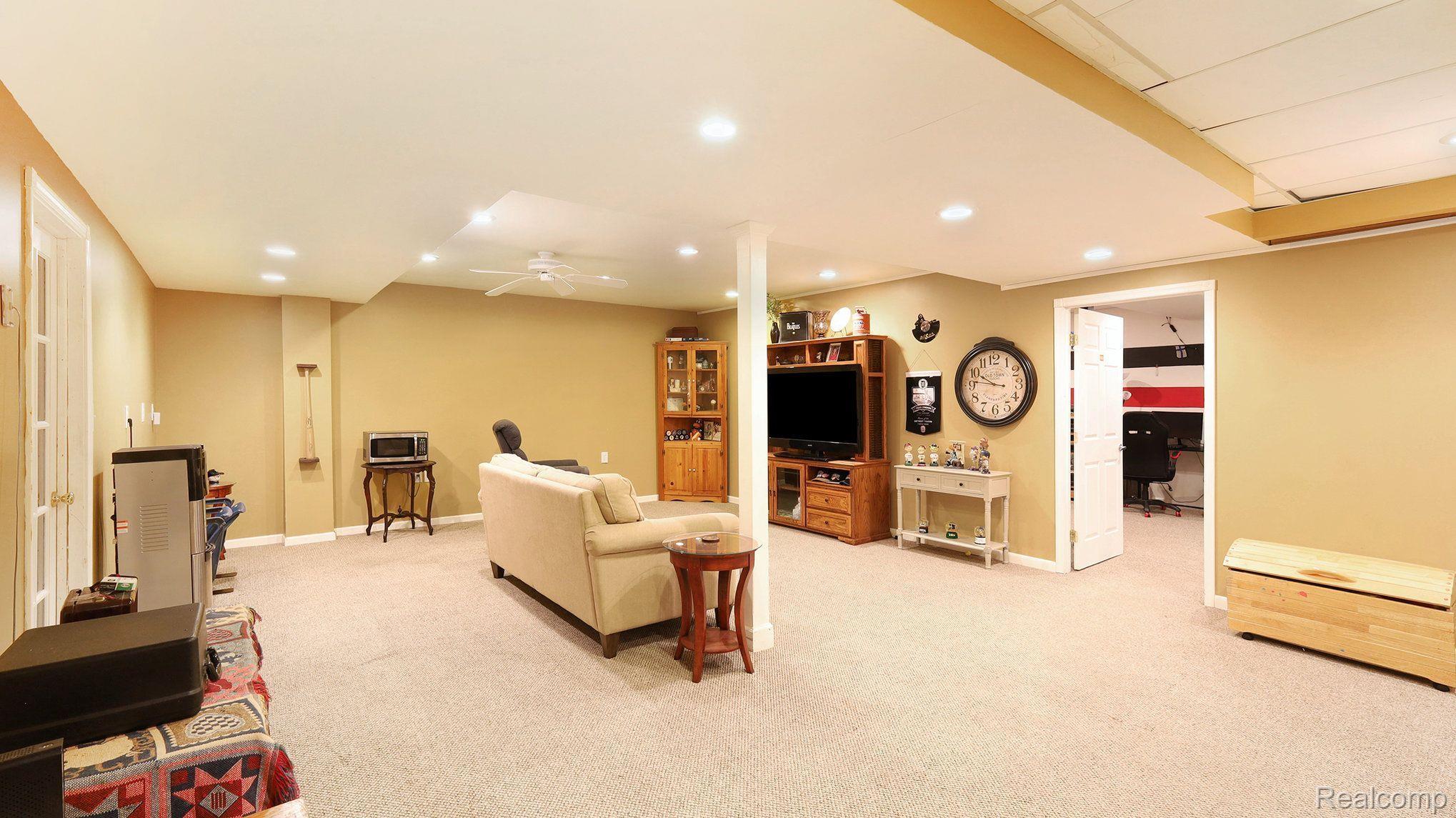 46613 Old Oak Lane