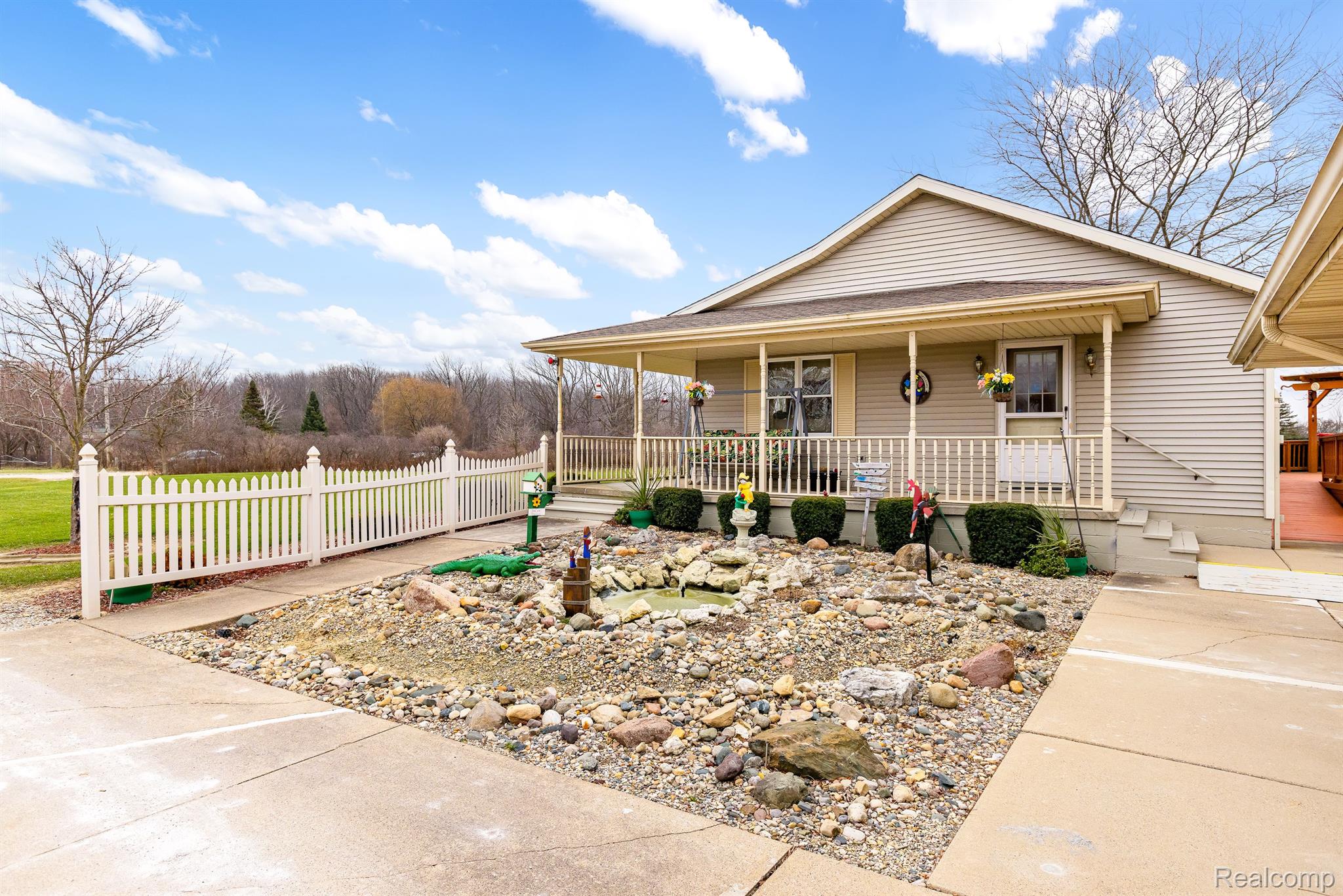 1411 Fox Road