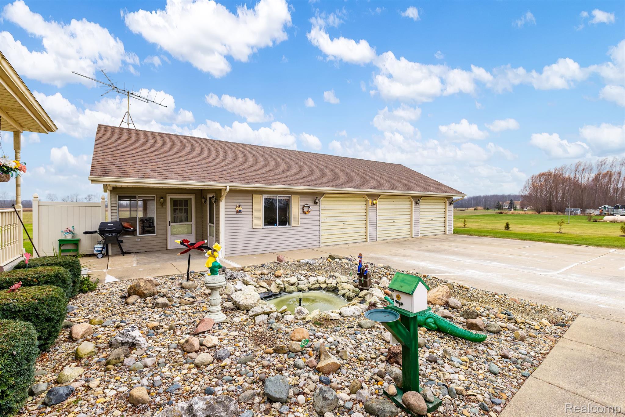 1411 Fox Road