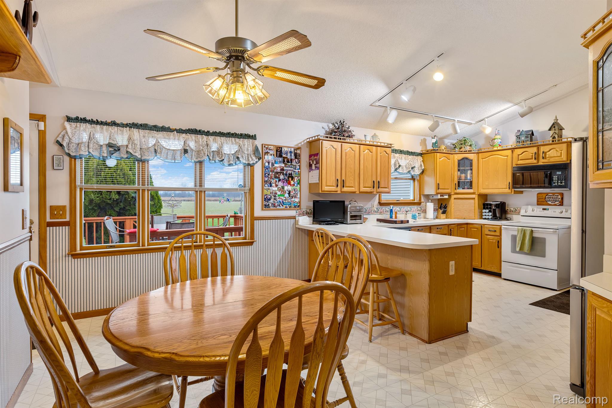 1411 Fox Road