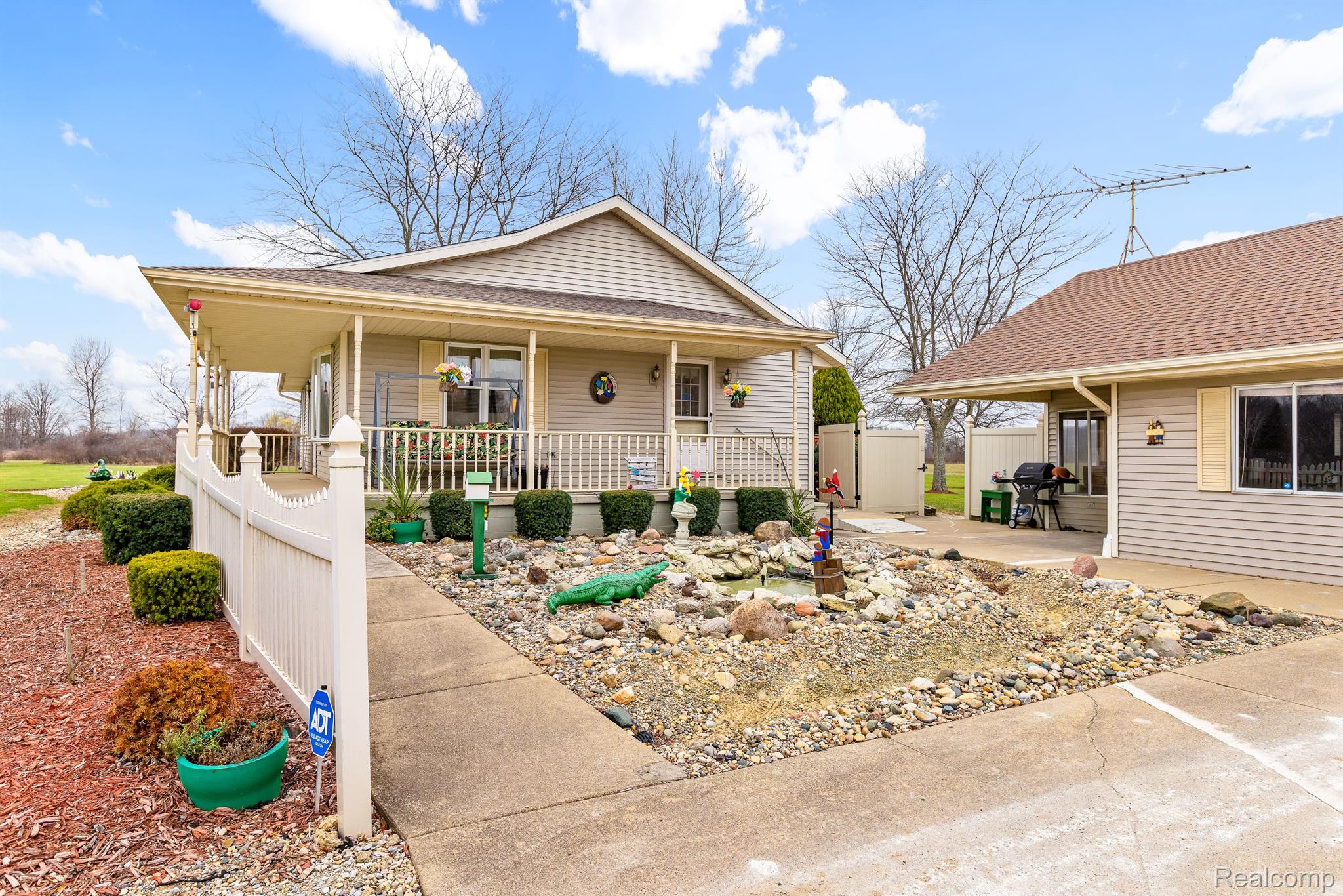 1411 Fox Road