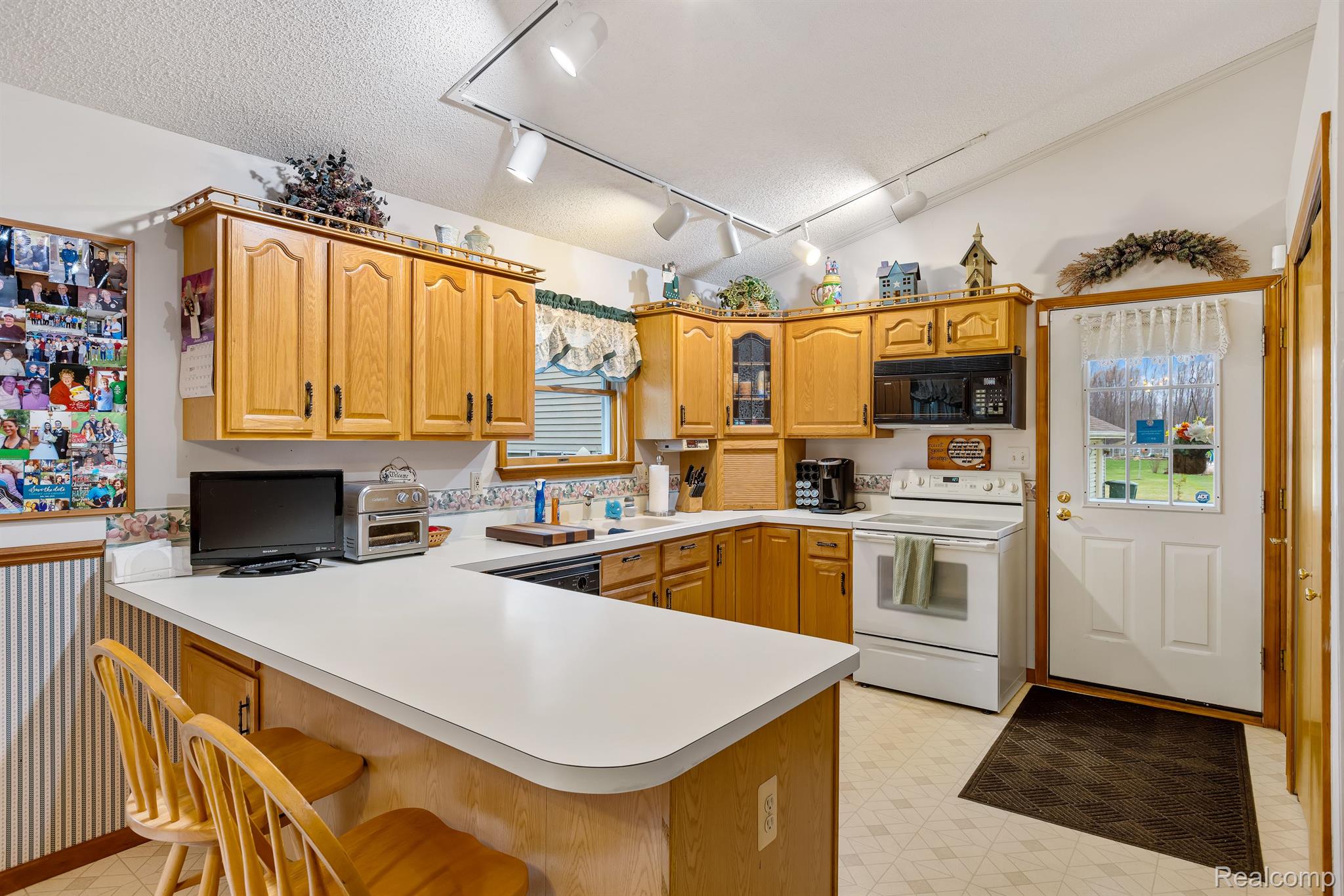 1411 Fox Road