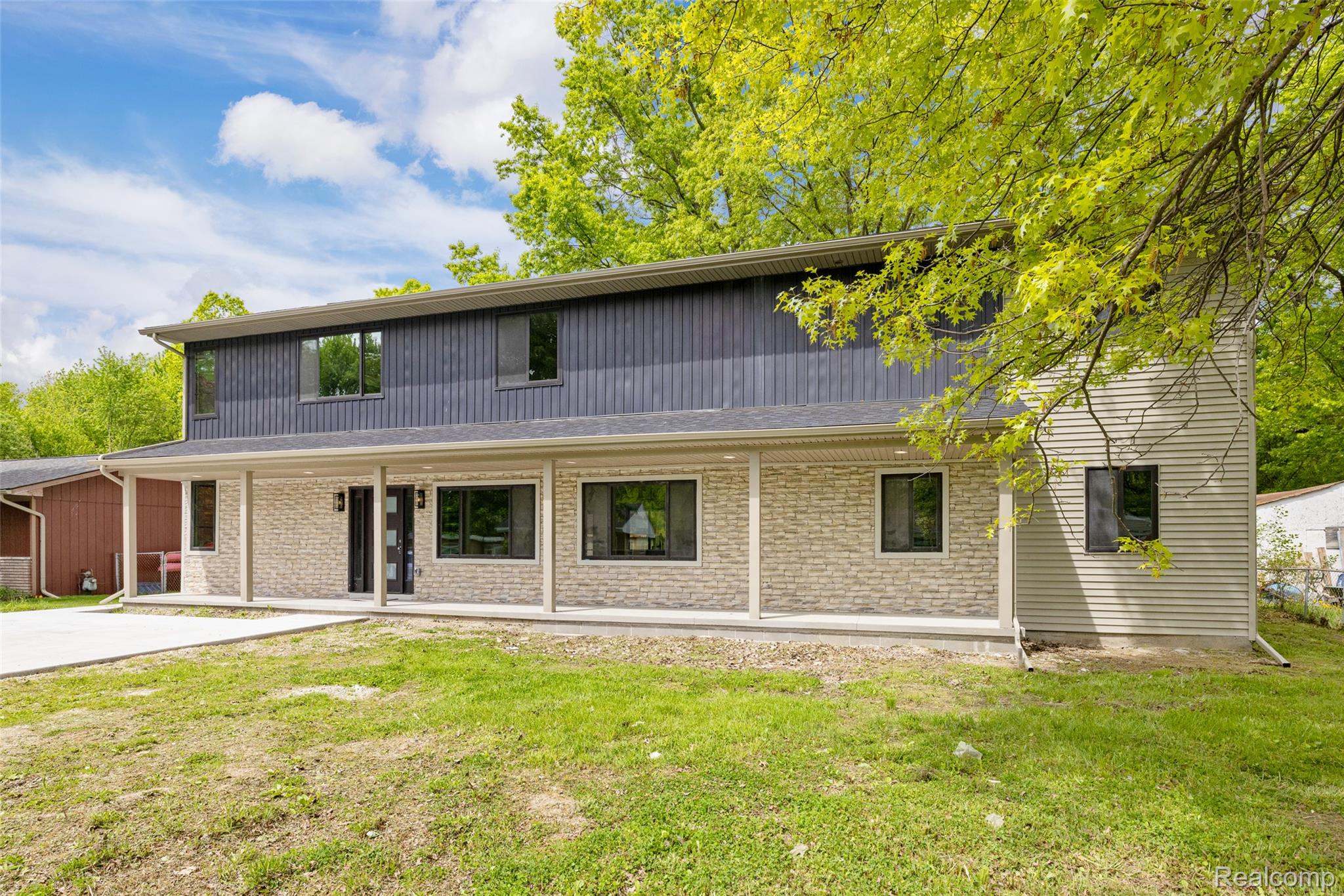 7598 Lake Park Avenue