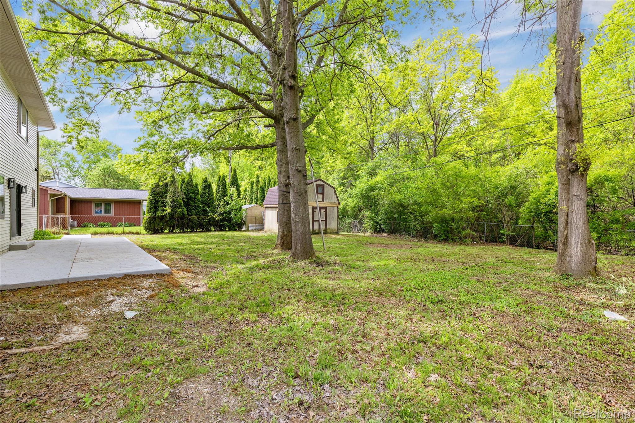 7598 Lake Park Avenue