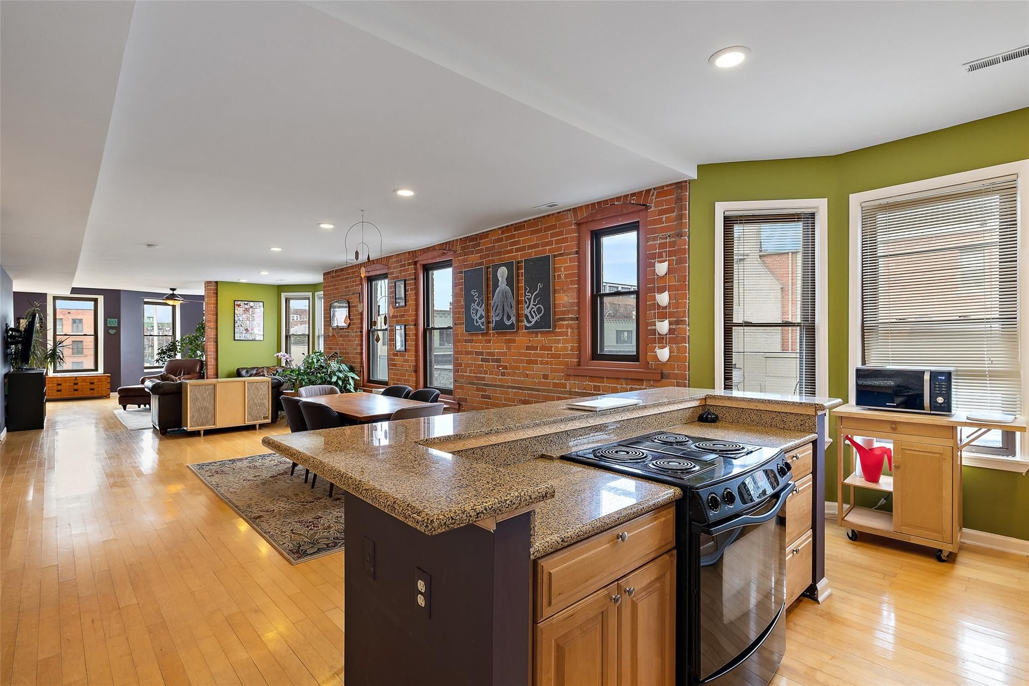 4120 Cass Avenue Unit: 3