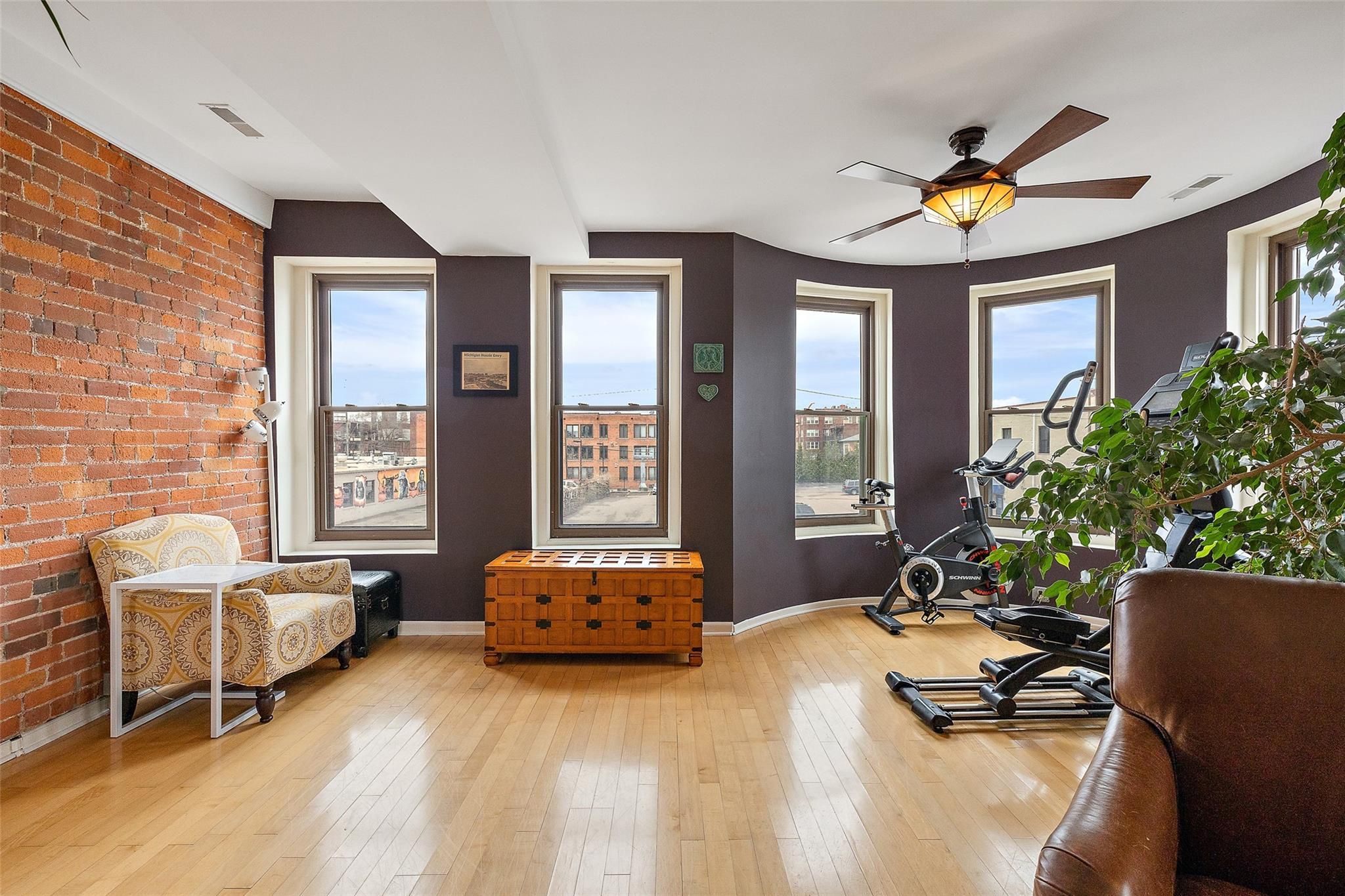 4120 Cass Avenue Unit: 3