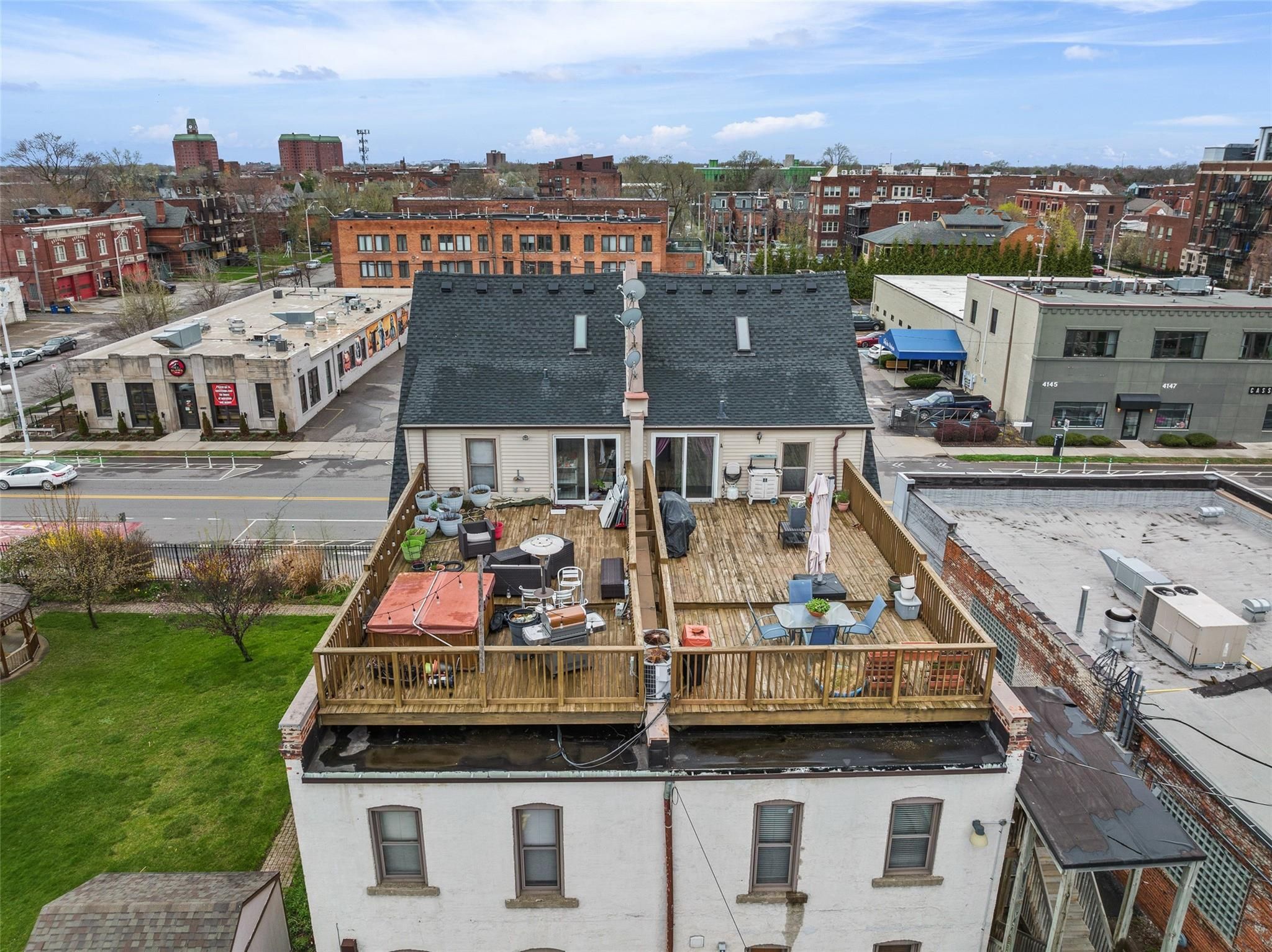 4120 Cass Avenue Unit: 3