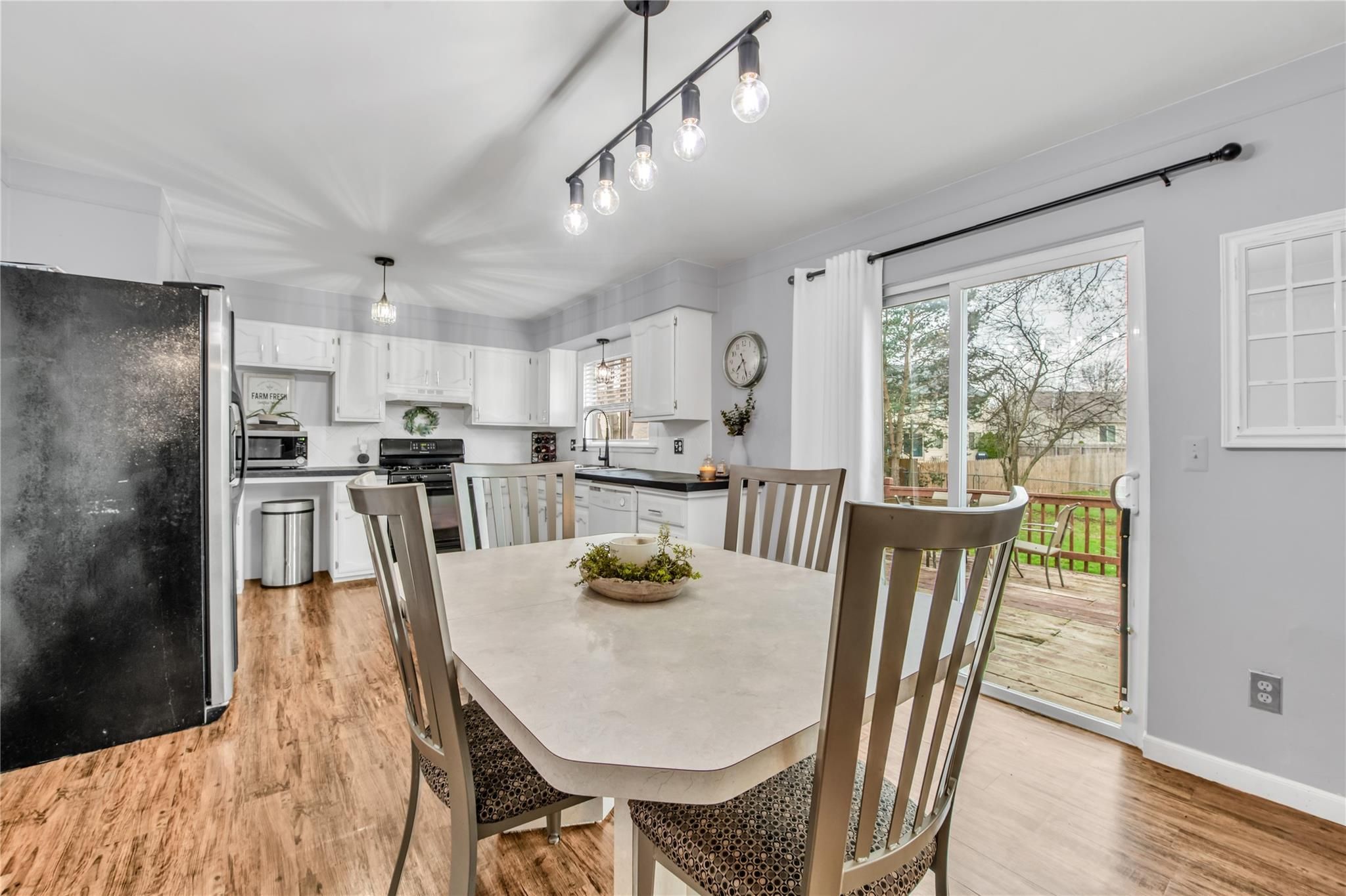 51801 Fox Pointe Drive