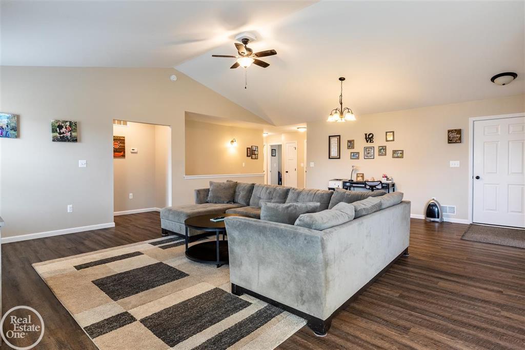 307 Marion