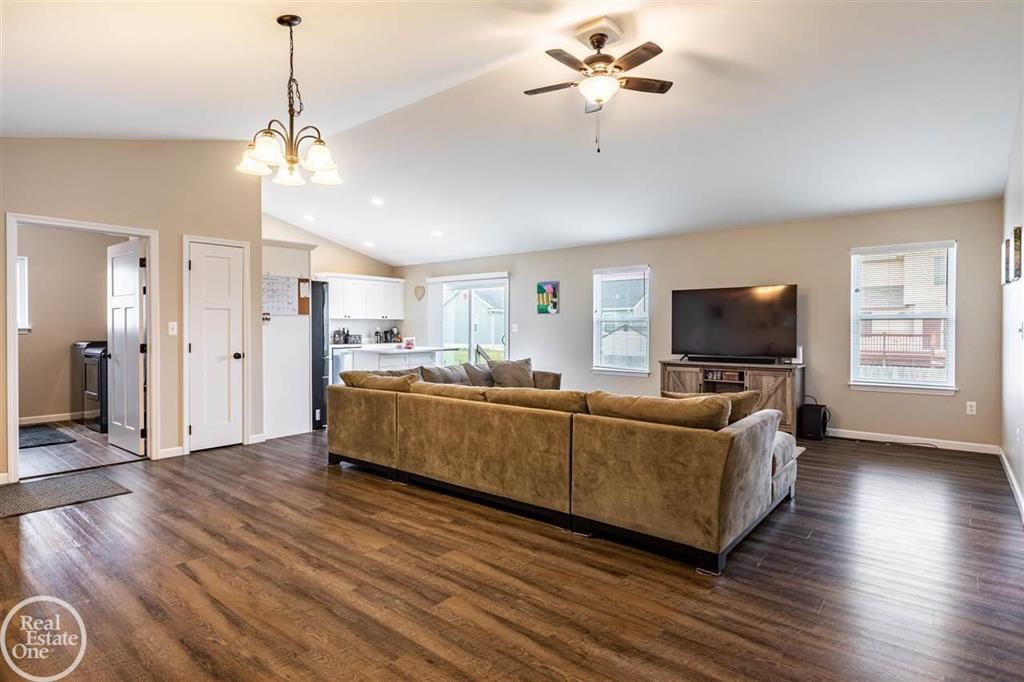 307 Marion