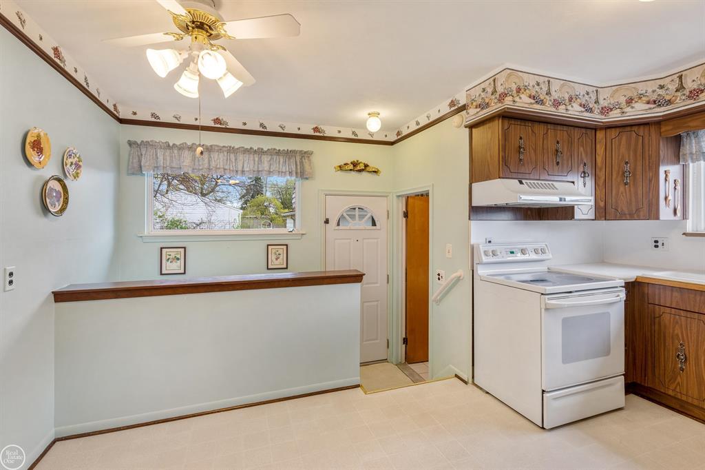 28127 Suburban