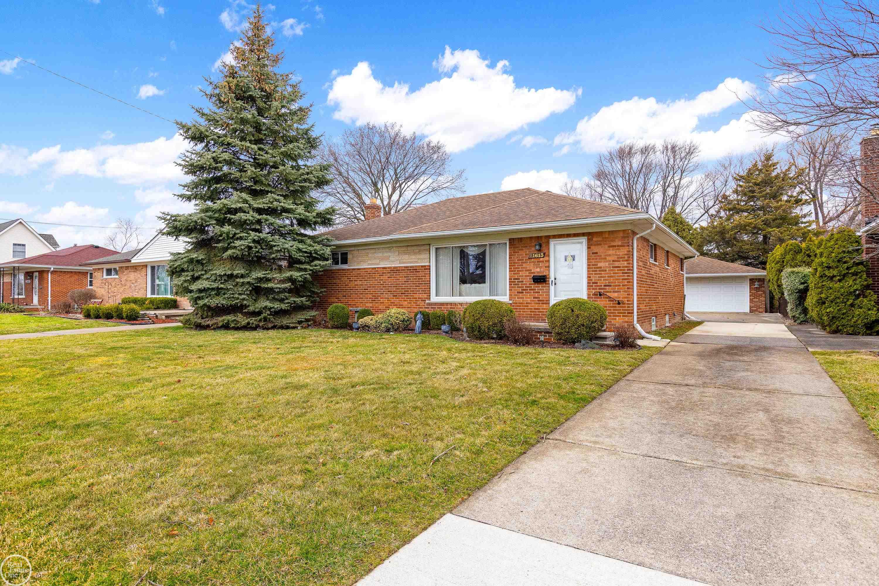 21613 Centennial