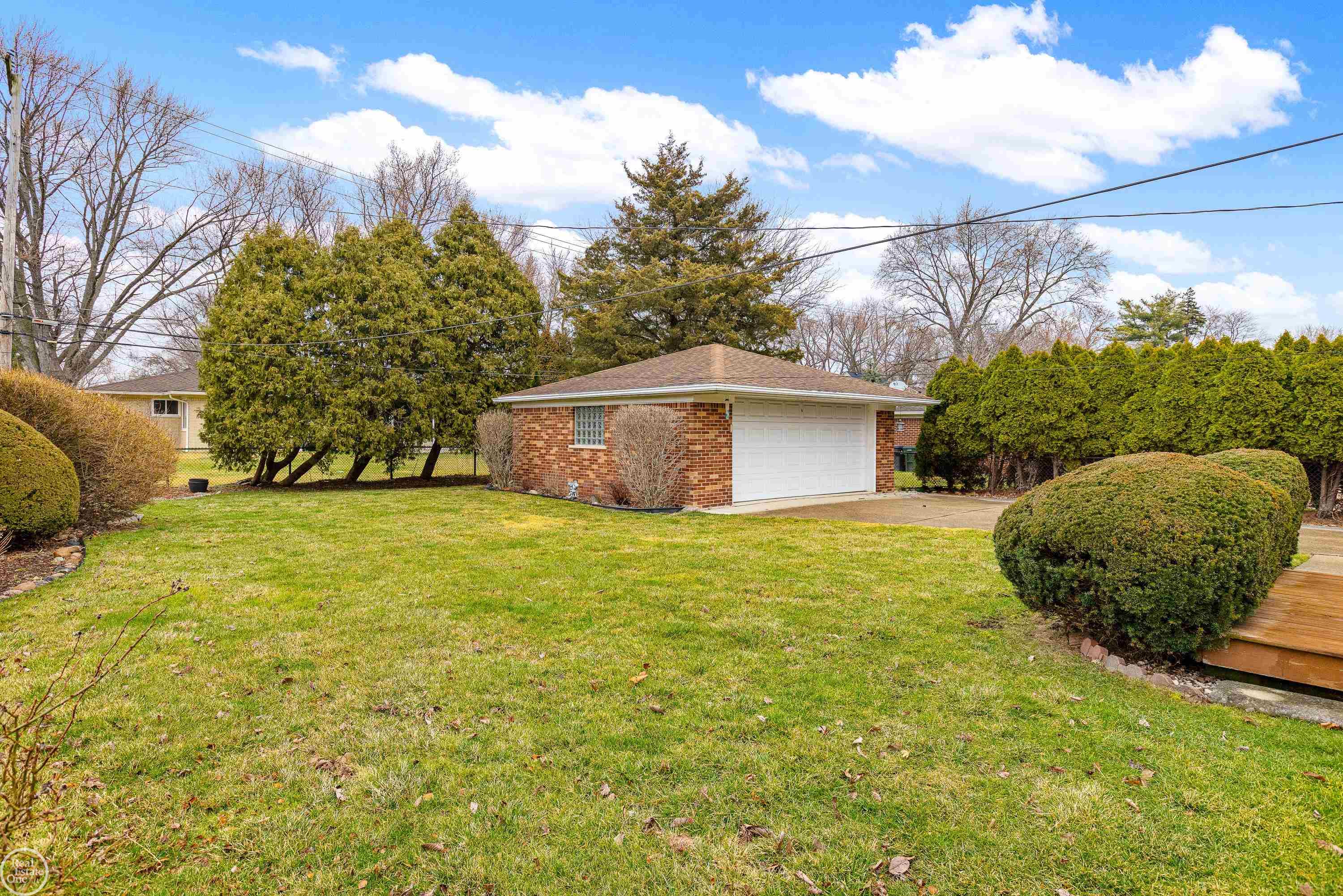 21613 Centennial