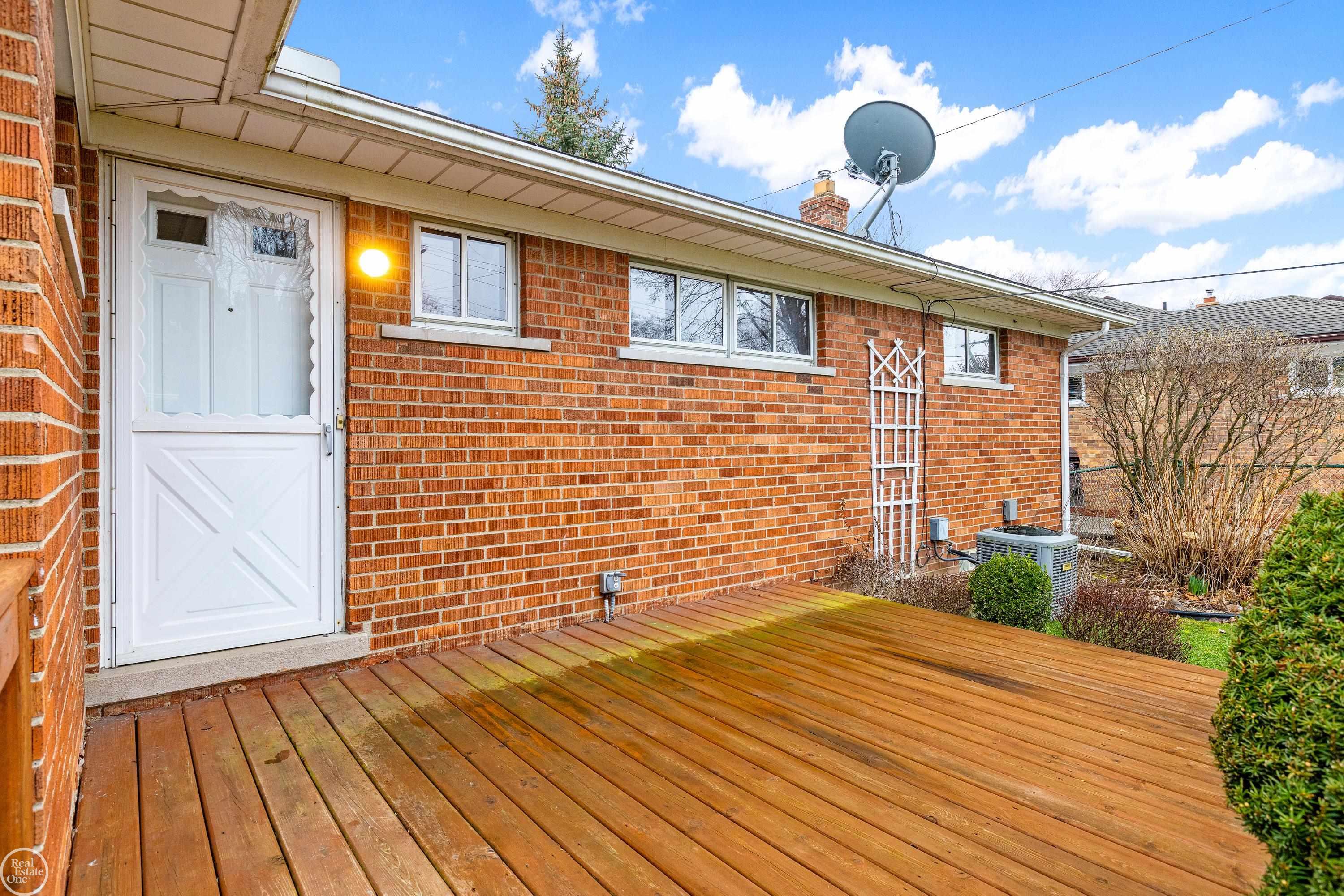 21613 Centennial