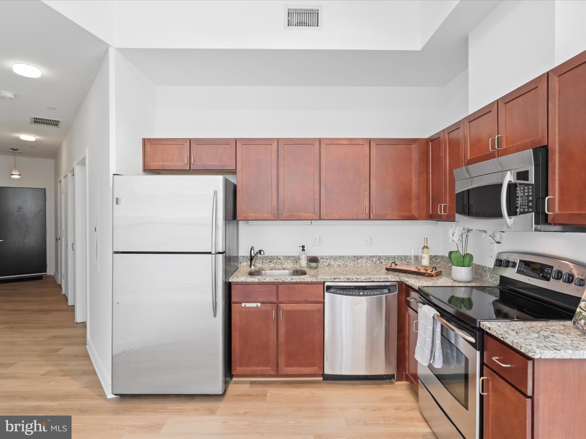 1414 BELMONT ST NW #204