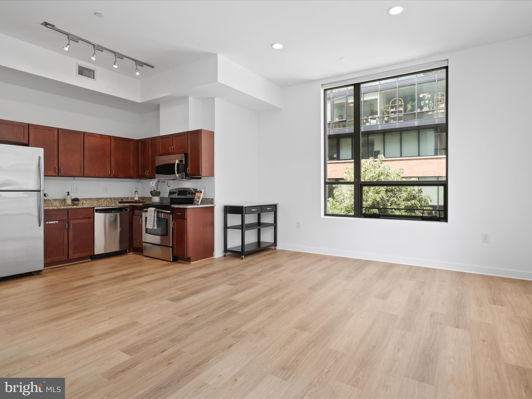 1414 BELMONT ST NW #204