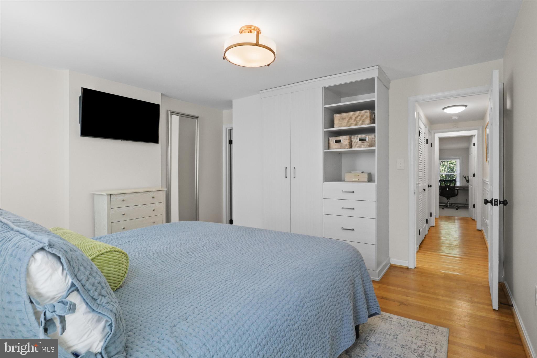 923 Oronoco St