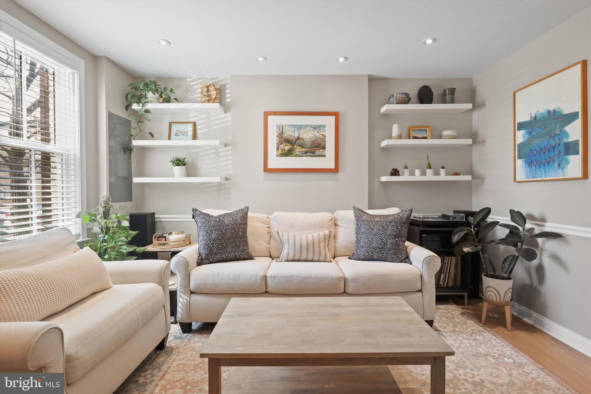 923 Oronoco St