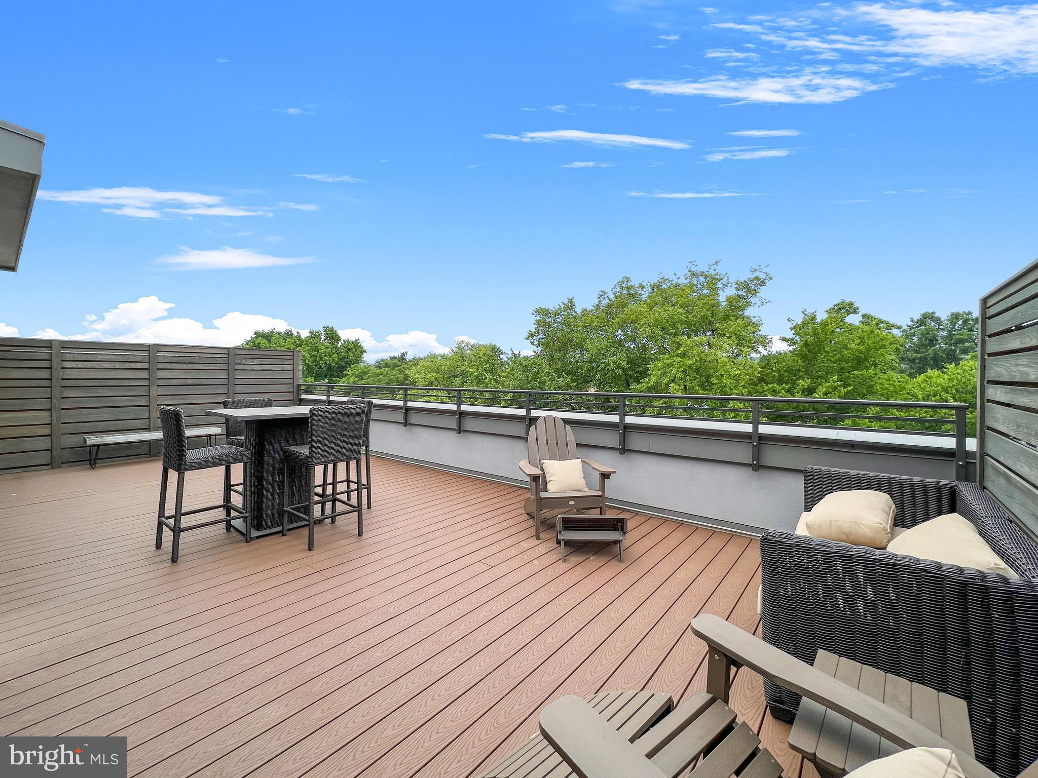 1800 MOUNT VERNON AVE #203