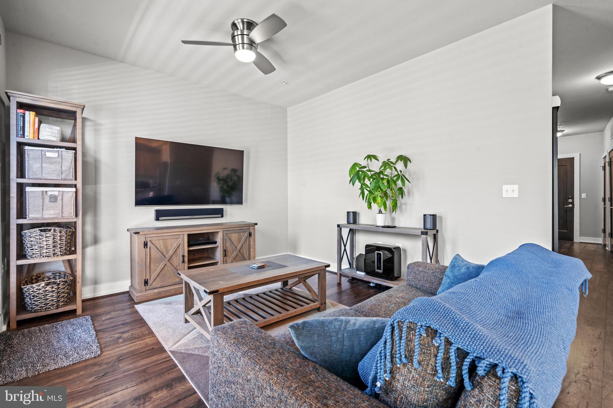 1800 MOUNT VERNON AVE #203