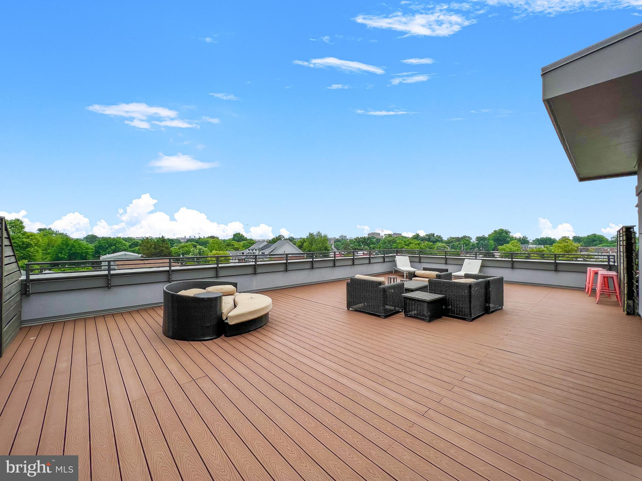 1800 MOUNT VERNON AVE #203