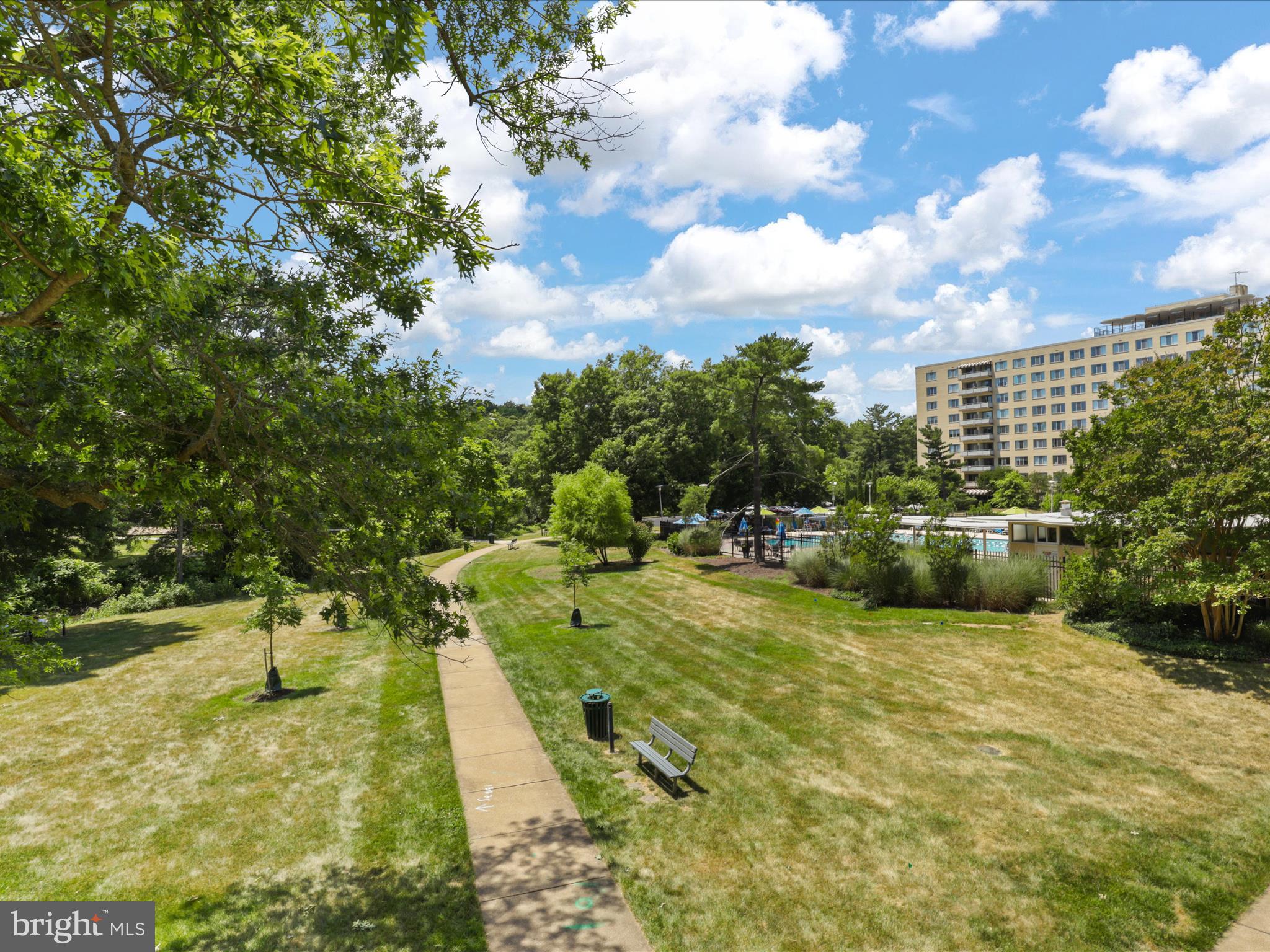 6621 WAKEFIELD DR #305