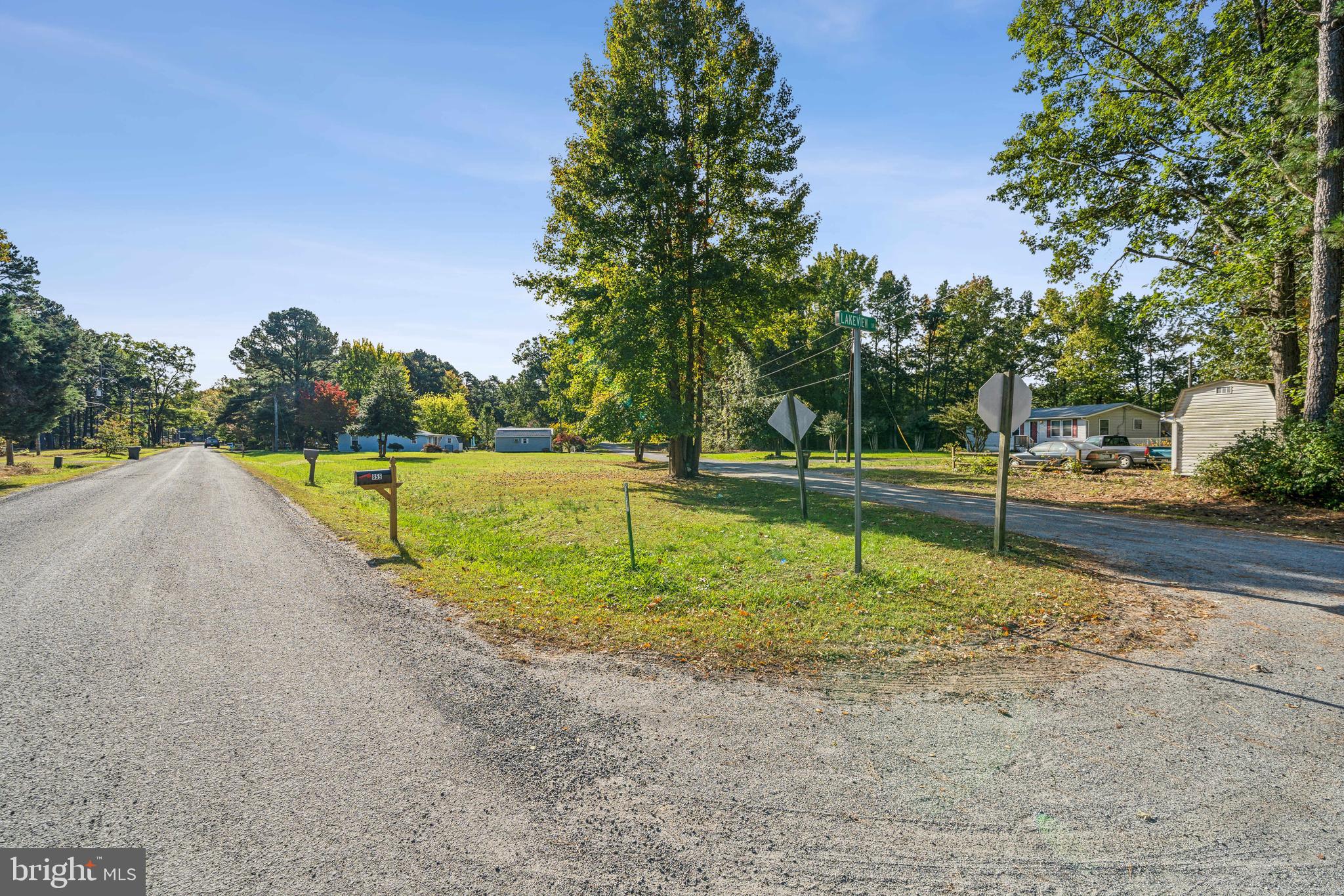 000 Lakeview Dr