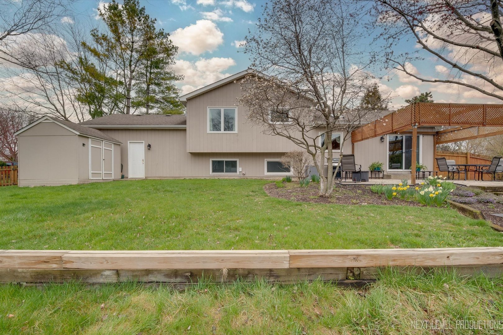 609 Maple Avenue