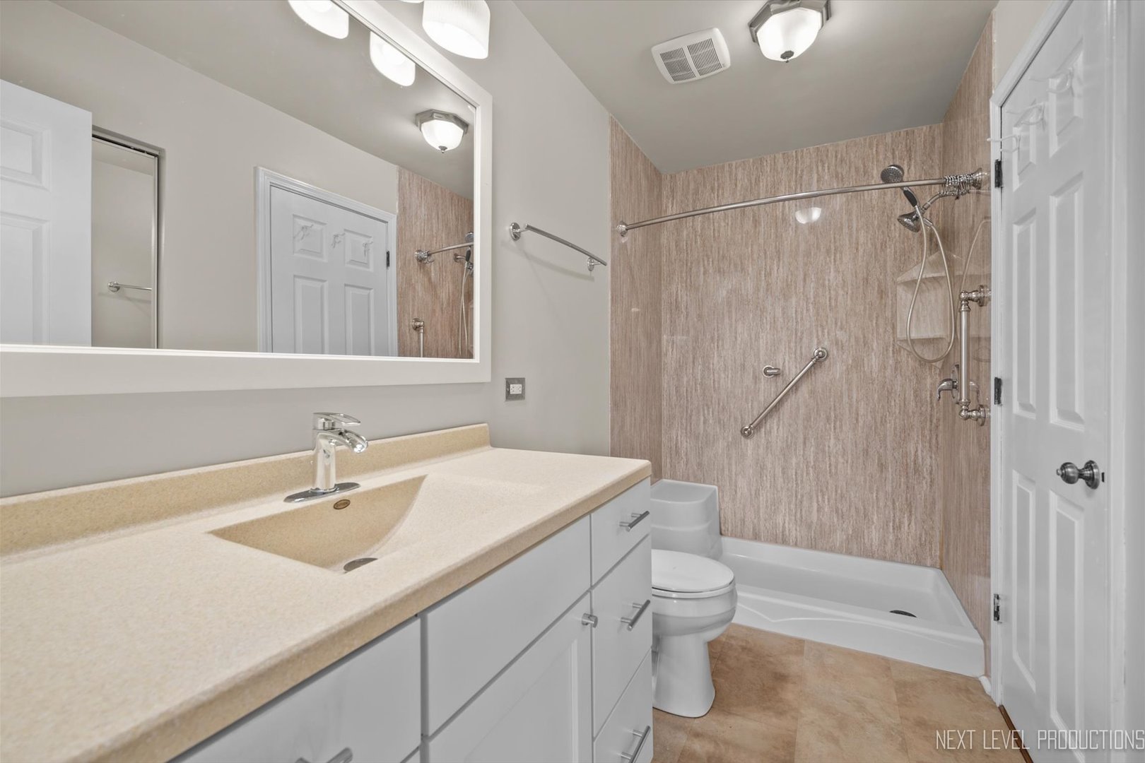 1184 Robin Drive