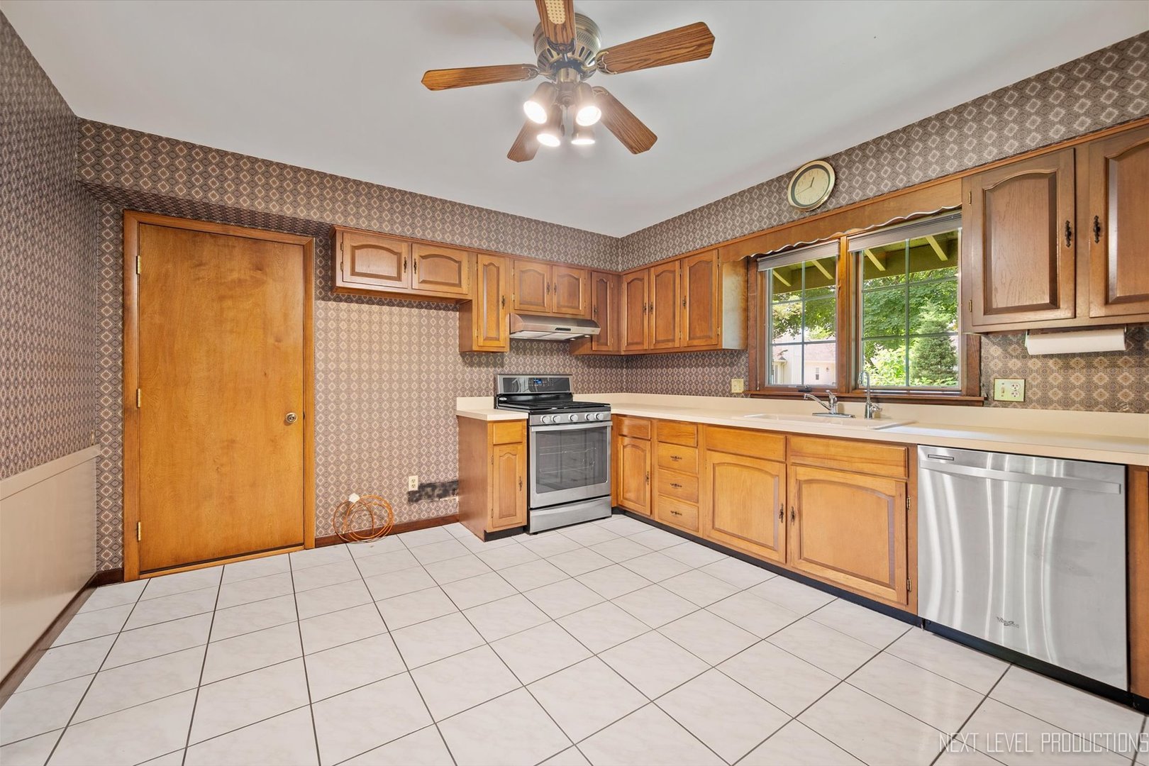 2050 Alschuler Drive