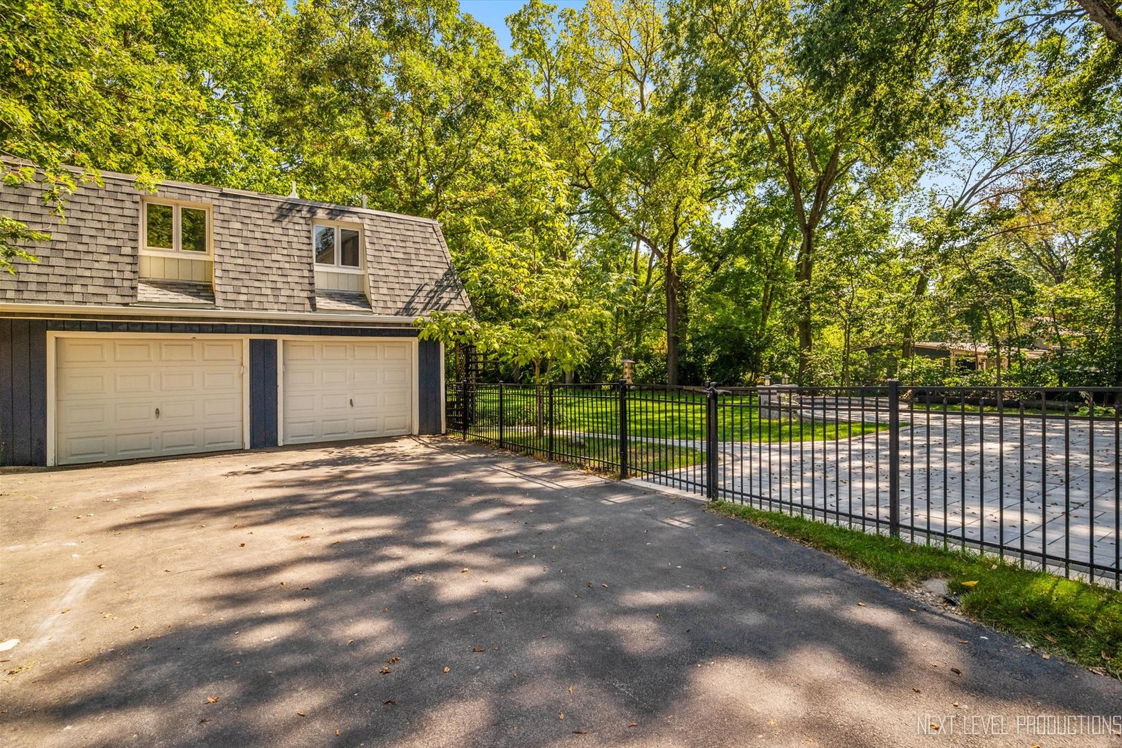 1232 S Batavia Avenue