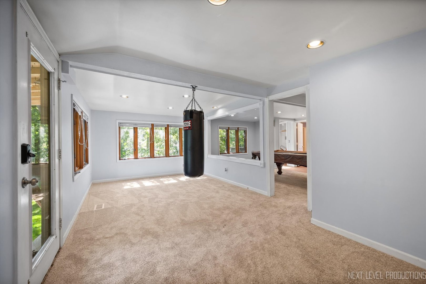 1232 S Batavia Avenue