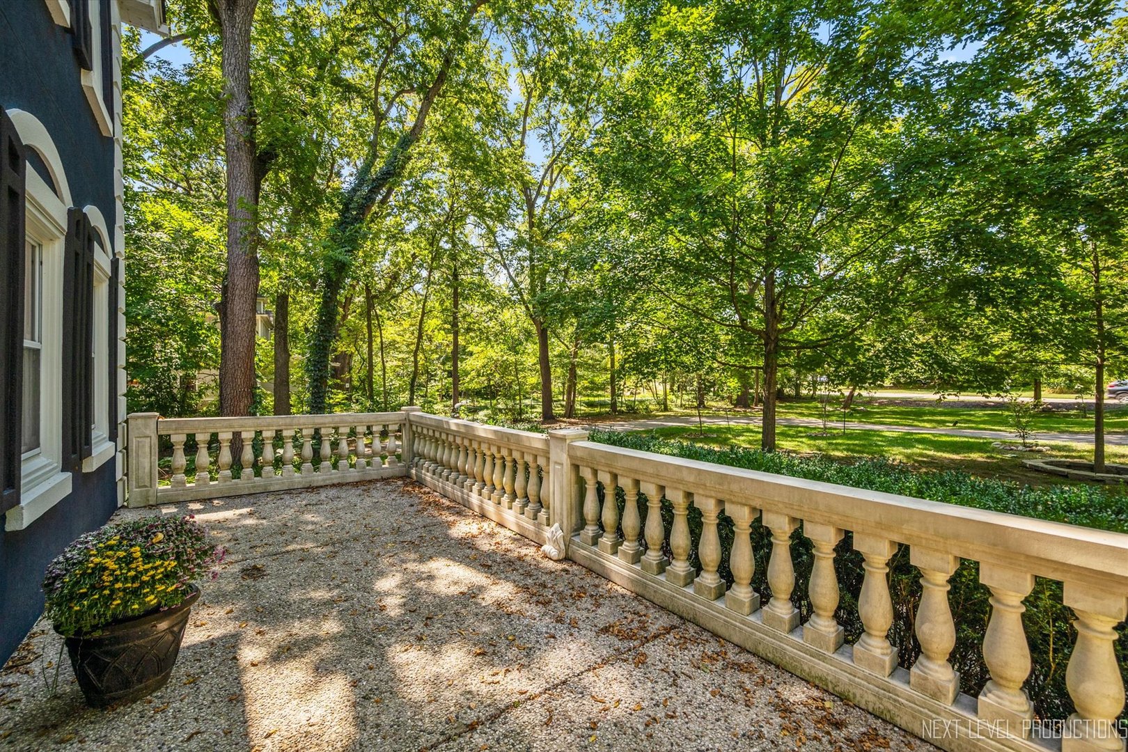 1232 S Batavia Avenue