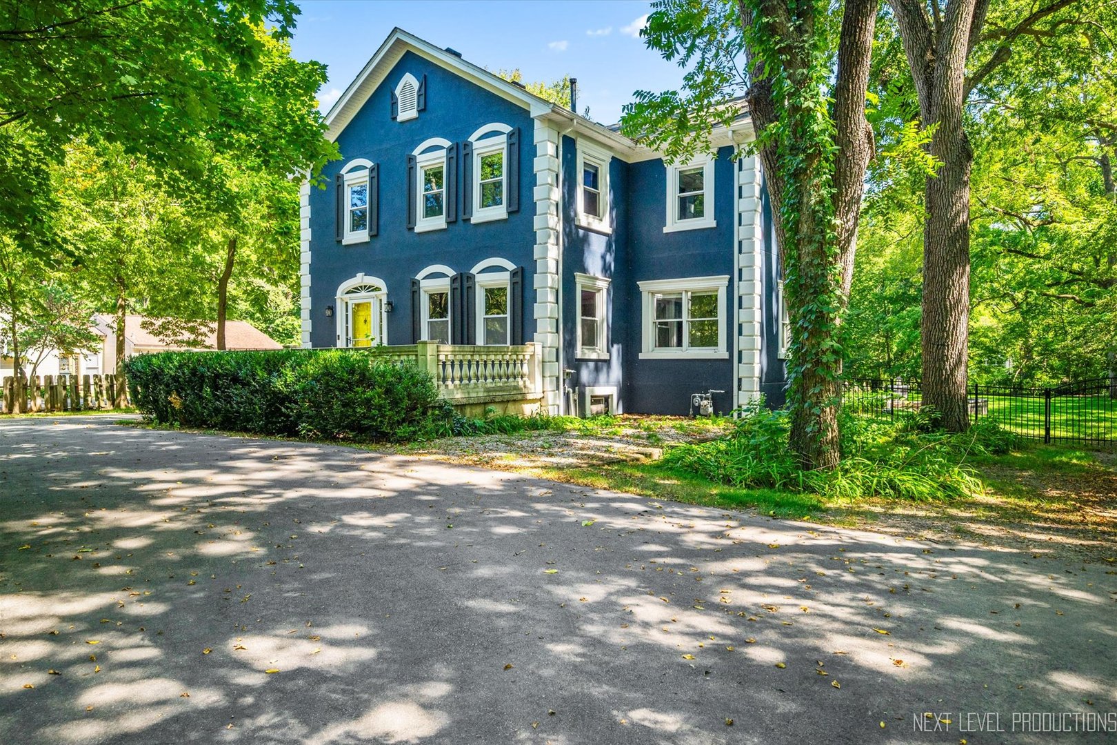 1232 S Batavia Avenue