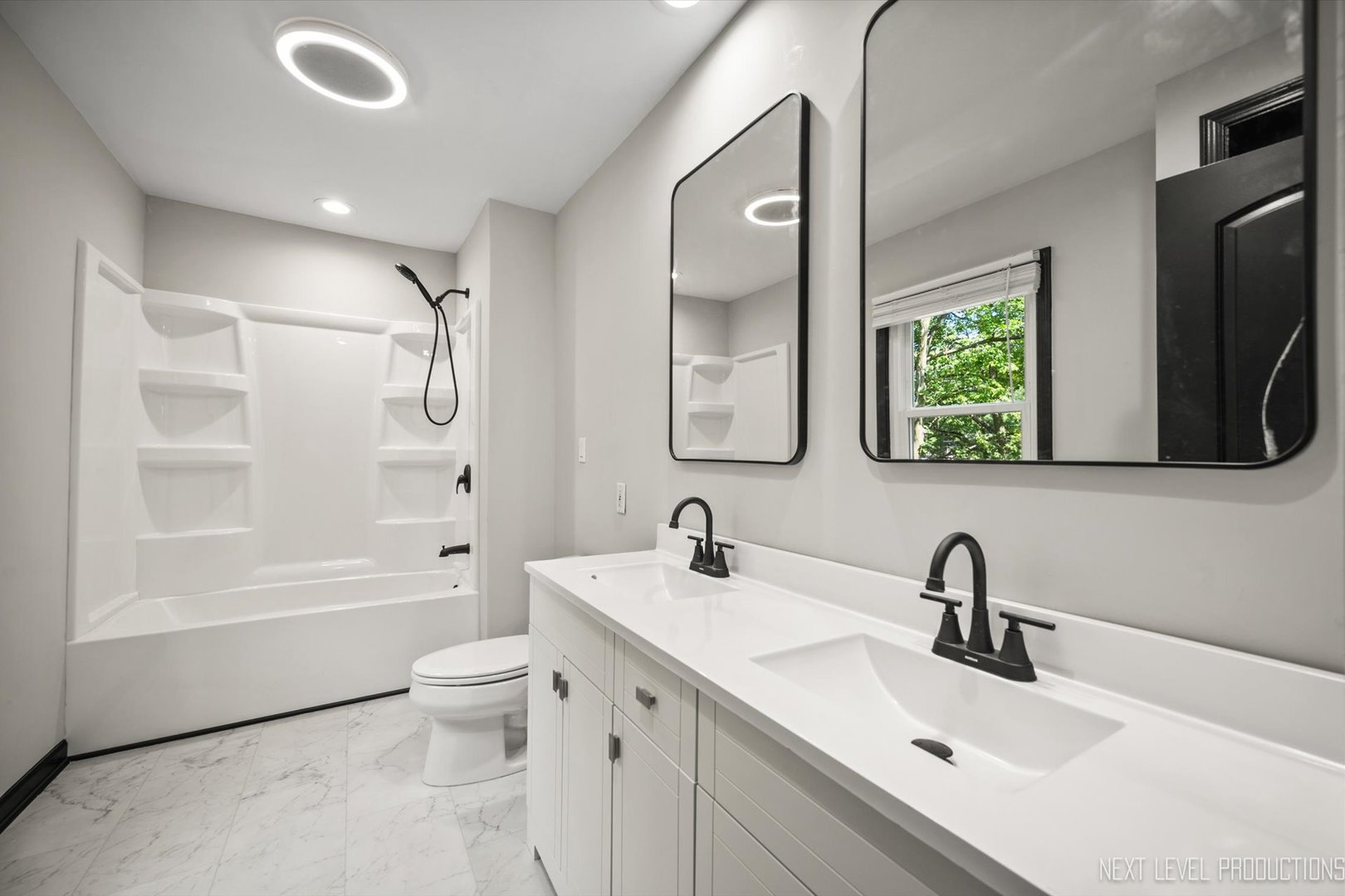 1232 S Batavia Avenue