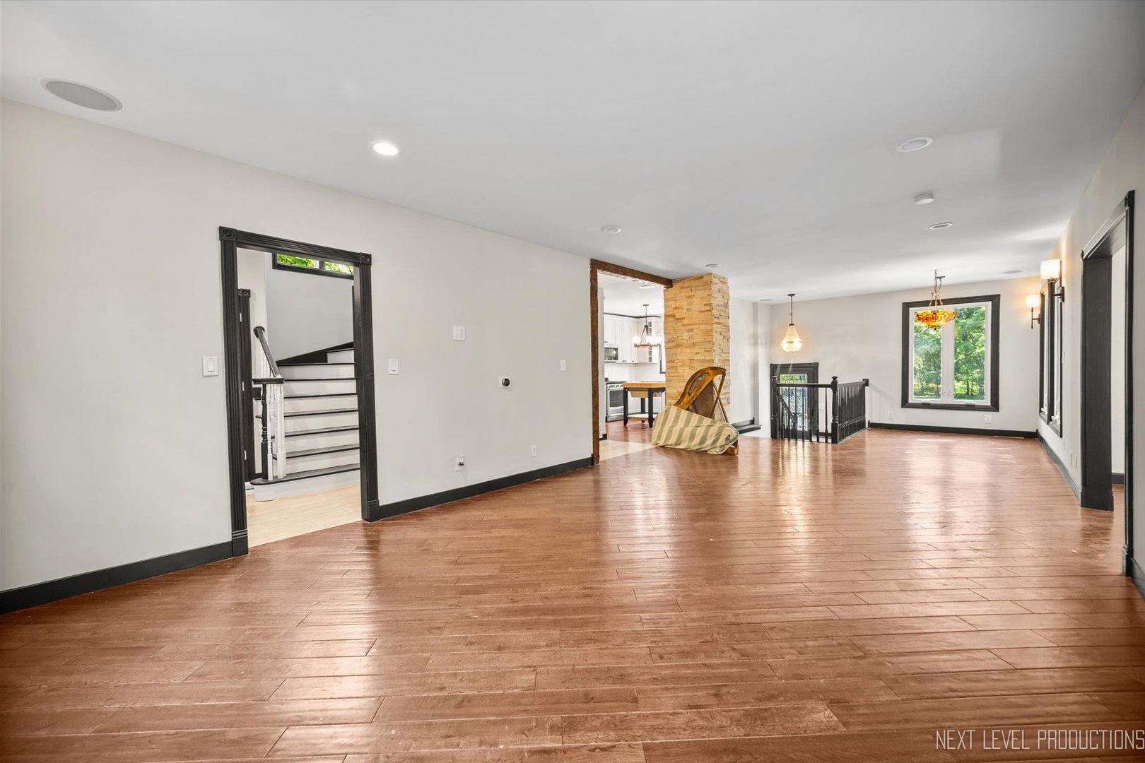 1232 S Batavia Avenue