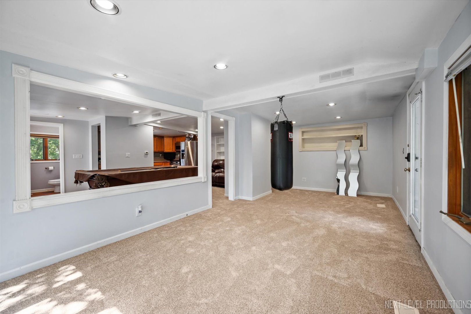 1232 S Batavia Avenue