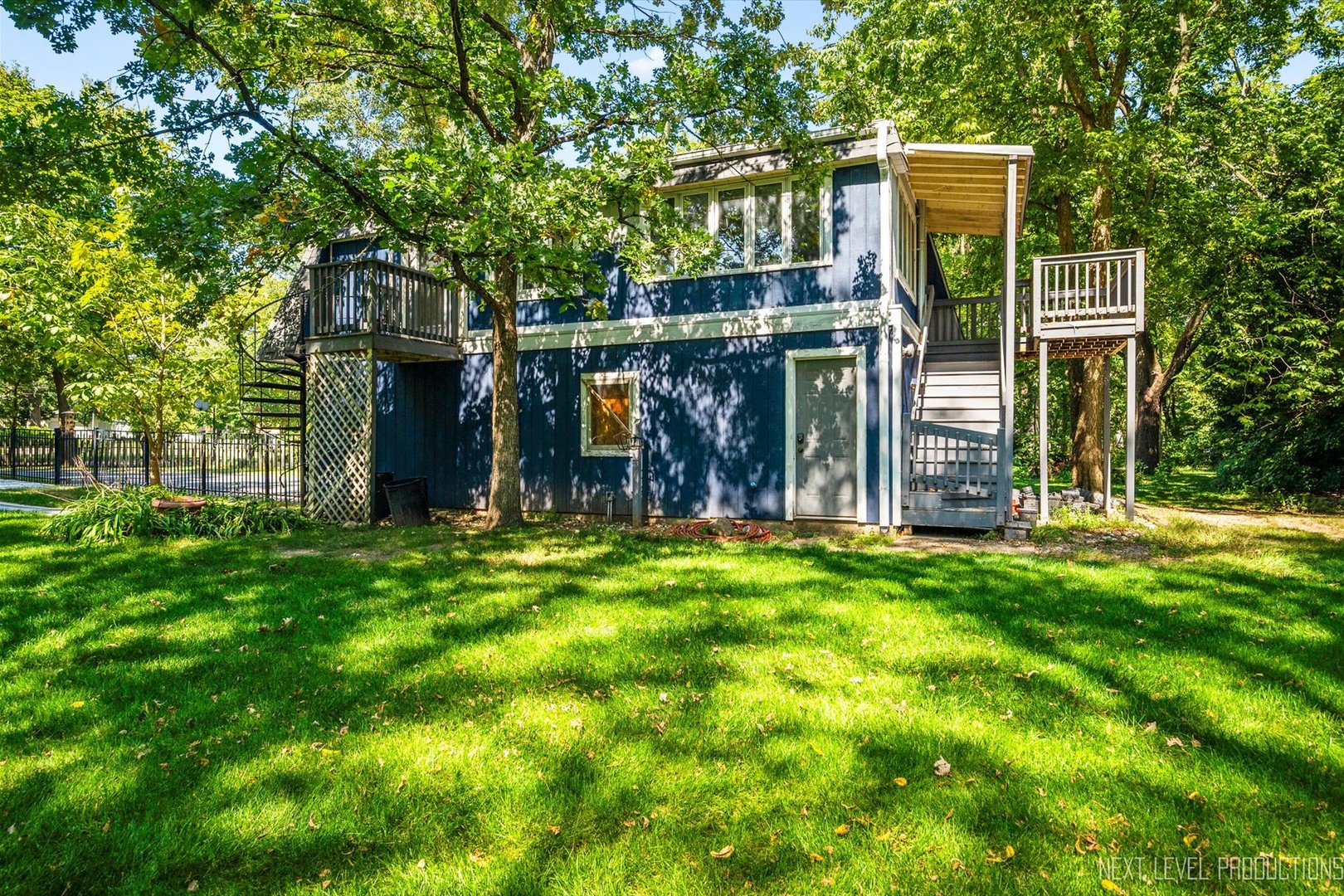 1232 S Batavia Avenue