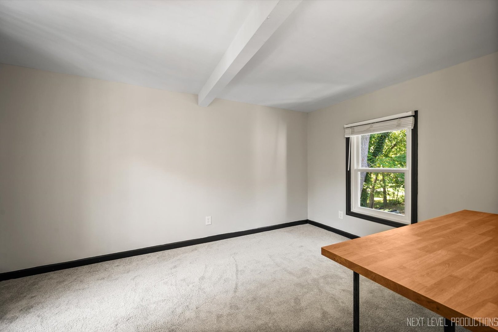 1232 S Batavia Avenue