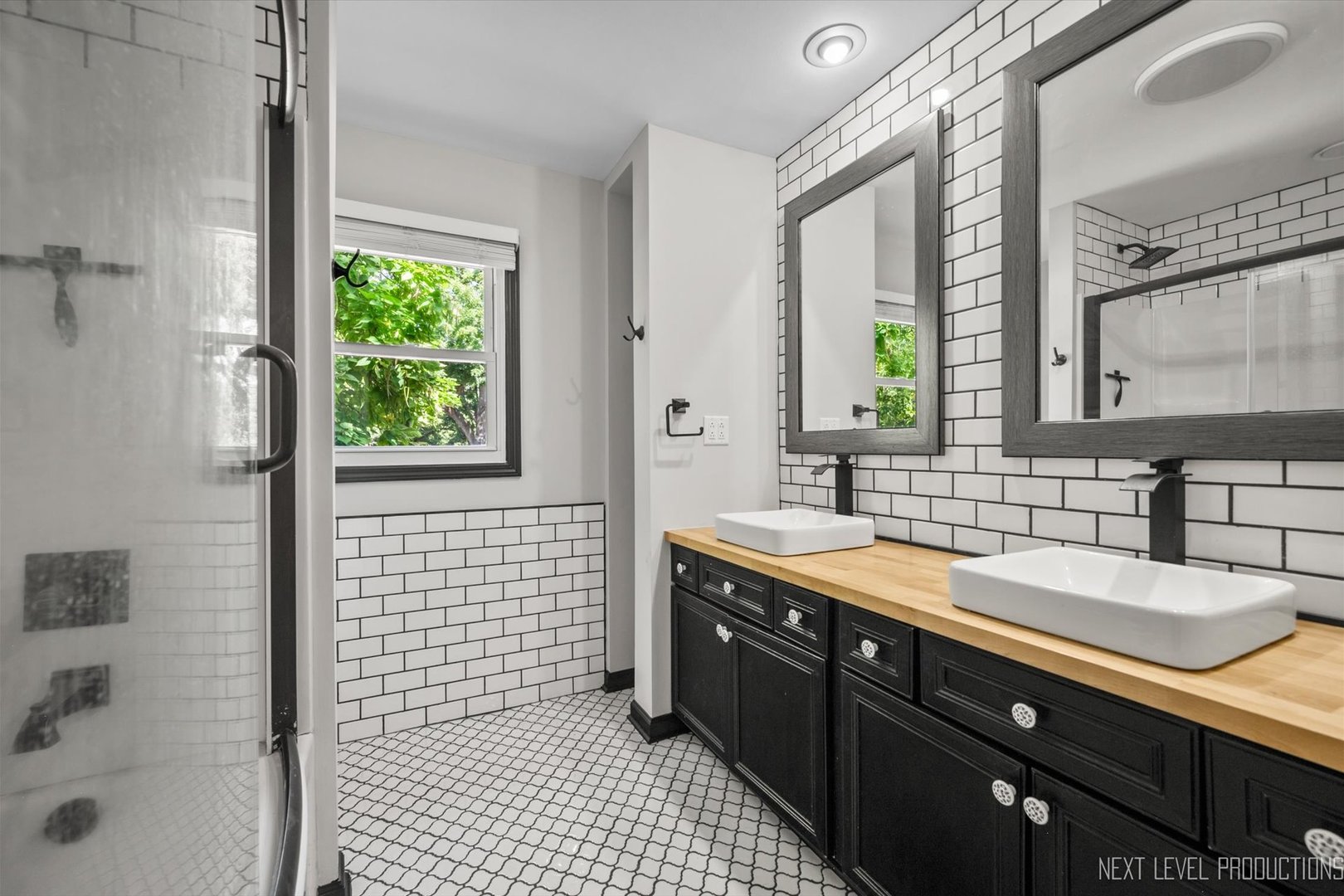 1232 S Batavia Avenue