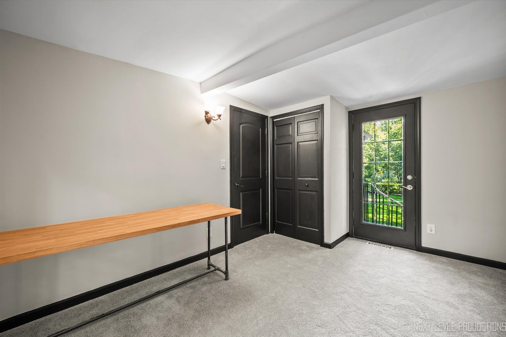 1232 S Batavia Avenue