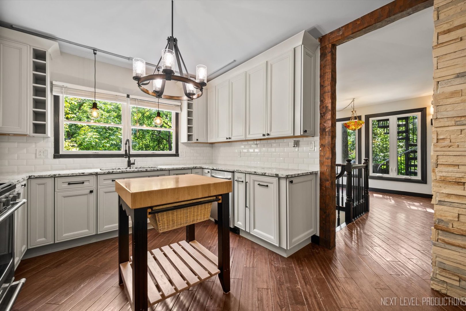 1232 S Batavia Avenue