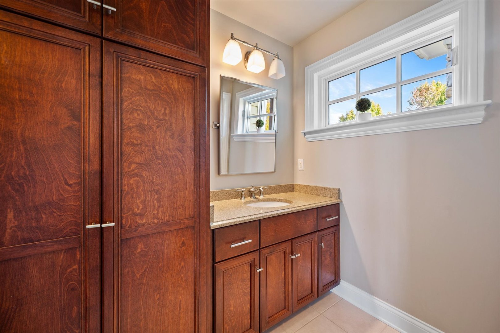 39W821 S Hathaway Lane