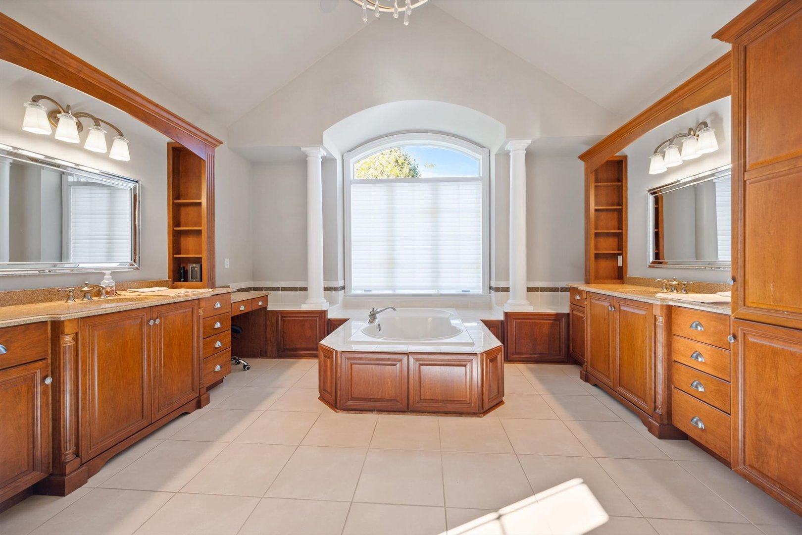 39W821 S Hathaway Lane