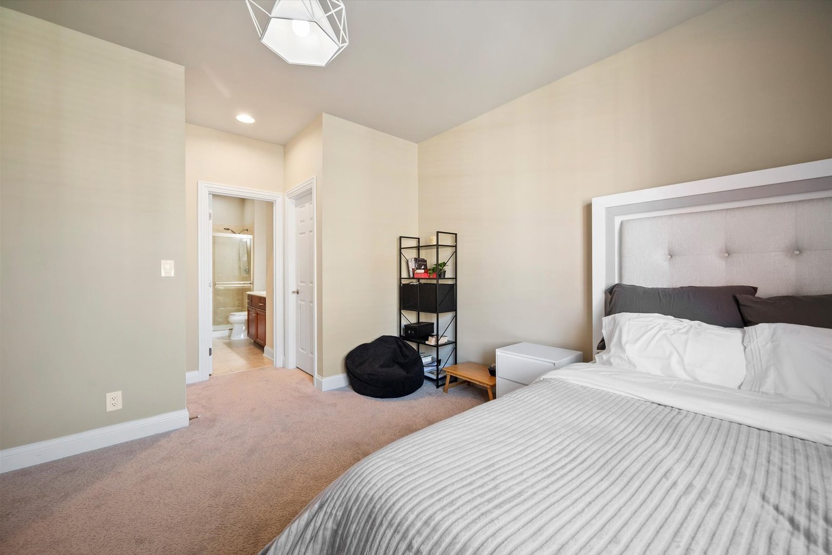 39W821 S Hathaway Lane