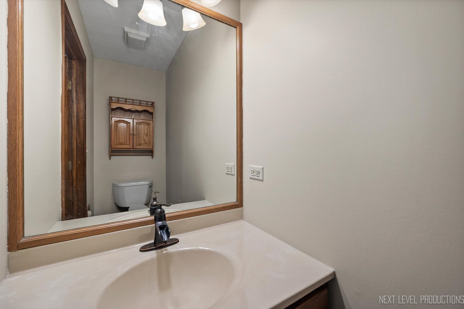 231 N Cambridge Drive